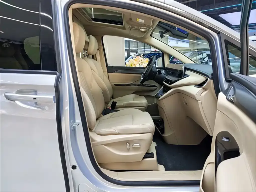 Buick GL8 Hybrid — фото 7
