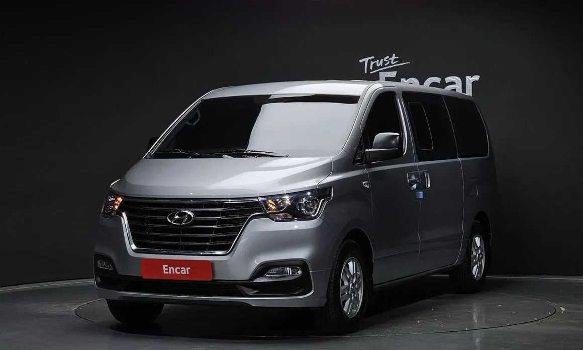 Hyundai Starex — фото 1