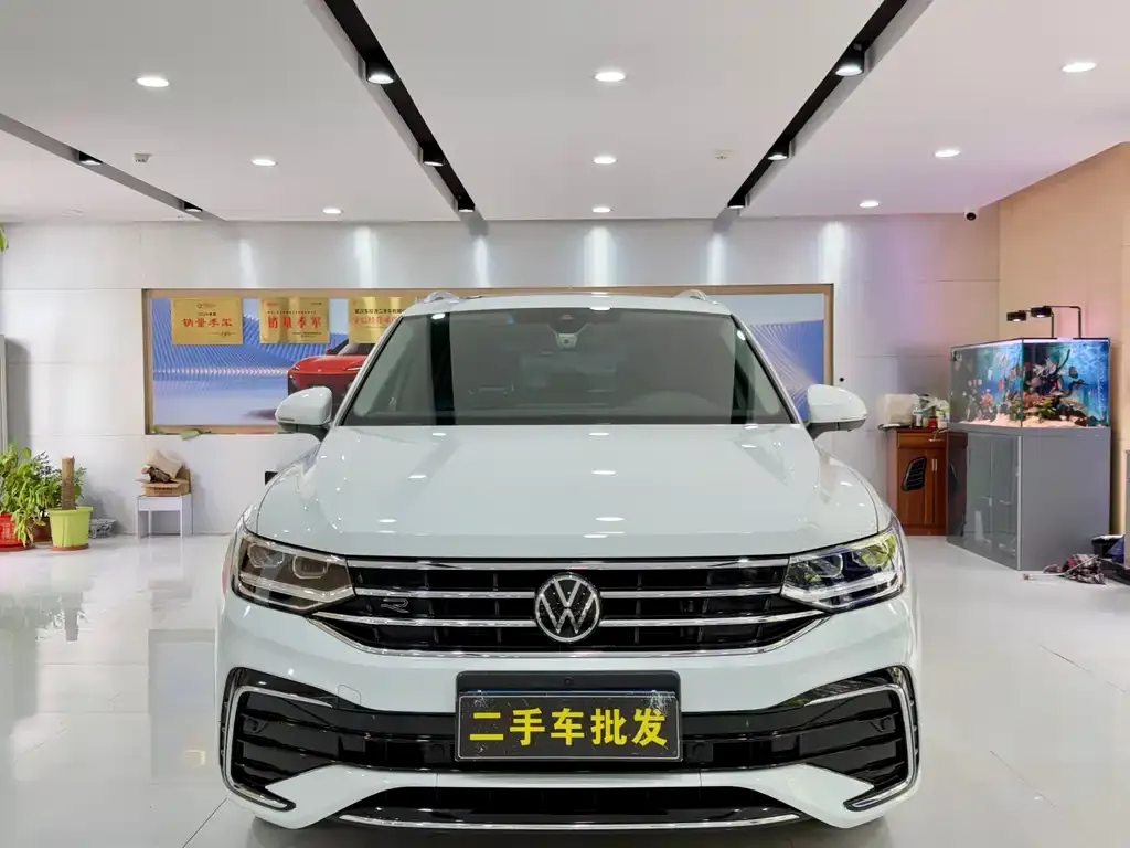 Volkswagen Tiguan L — фото 3