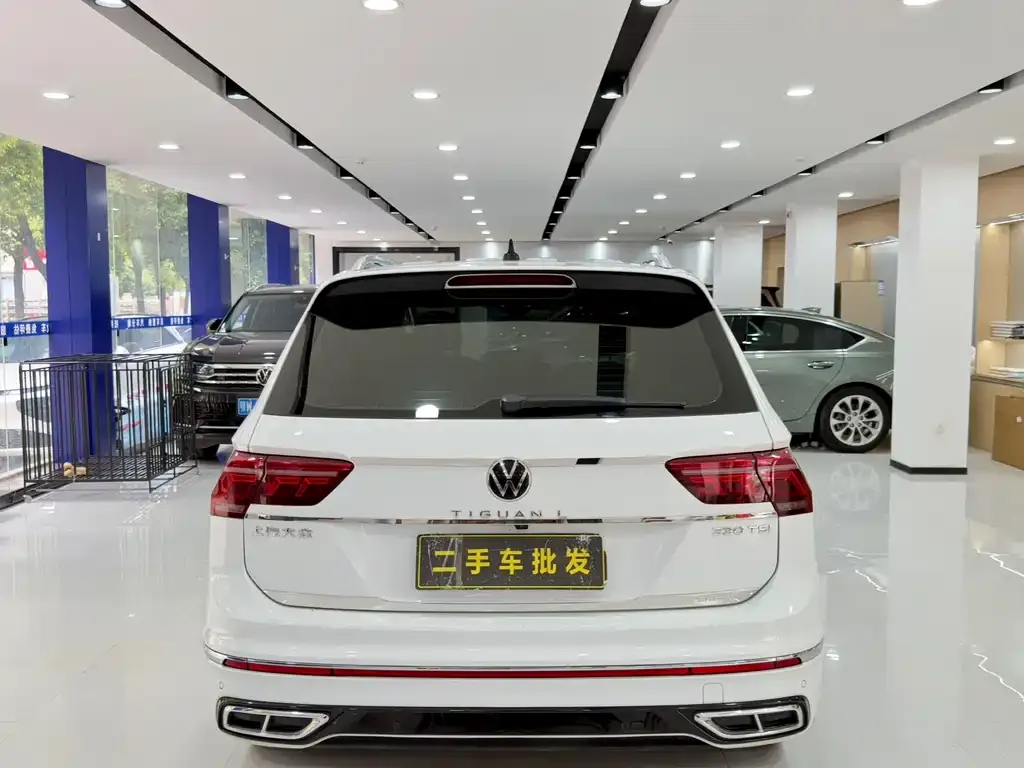 Volkswagen Tiguan L — фото 9