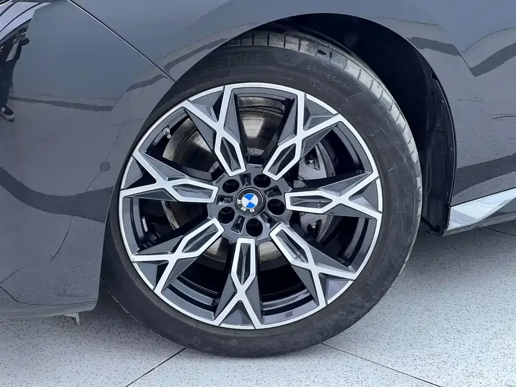 BMW 7 Series — фото 9