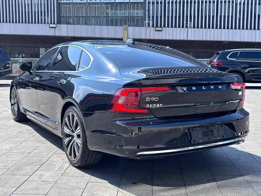 Volvo S90 PHEV — фото 10