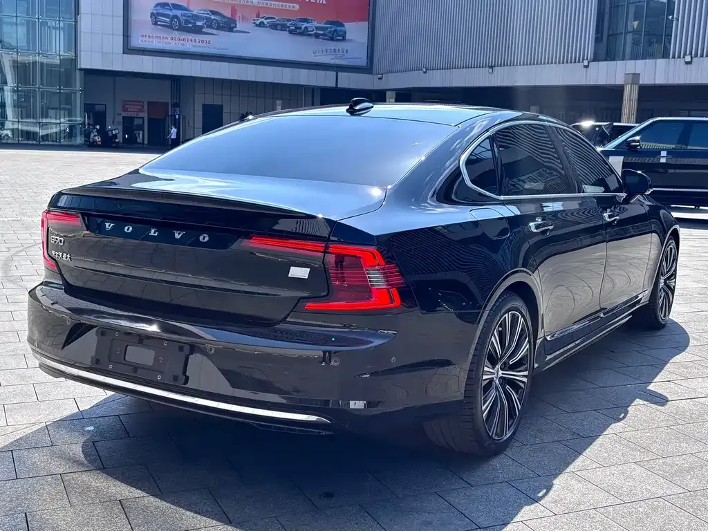Volvo S90 PHEV — фото 9