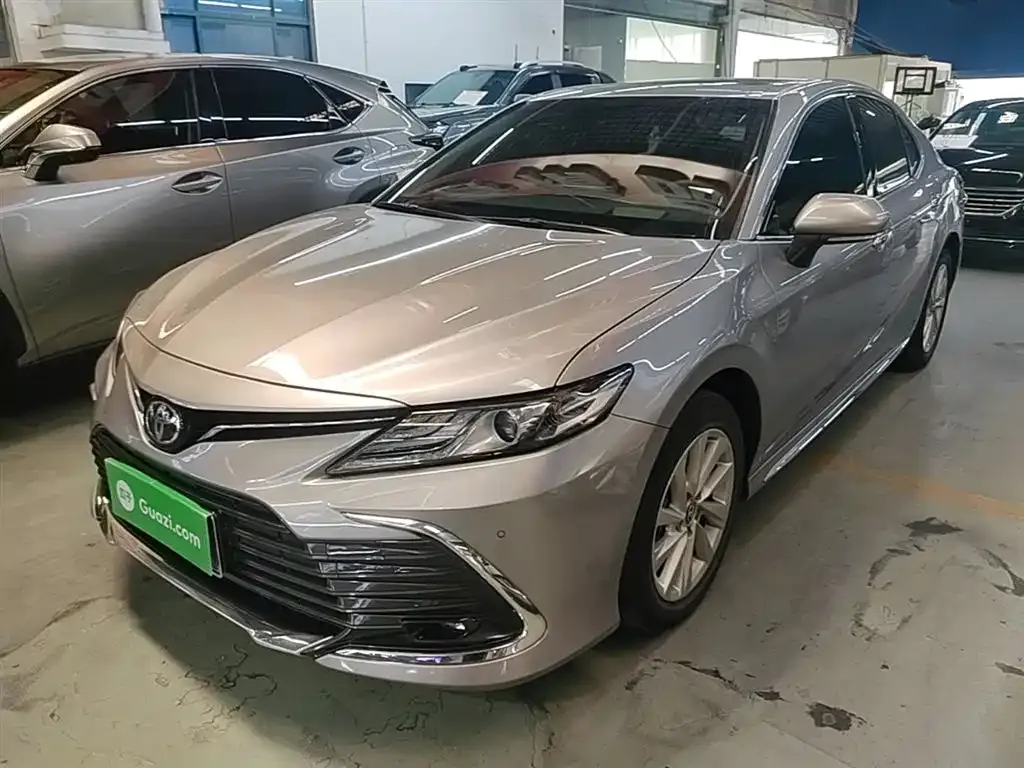 Toyota Camry — фото 8