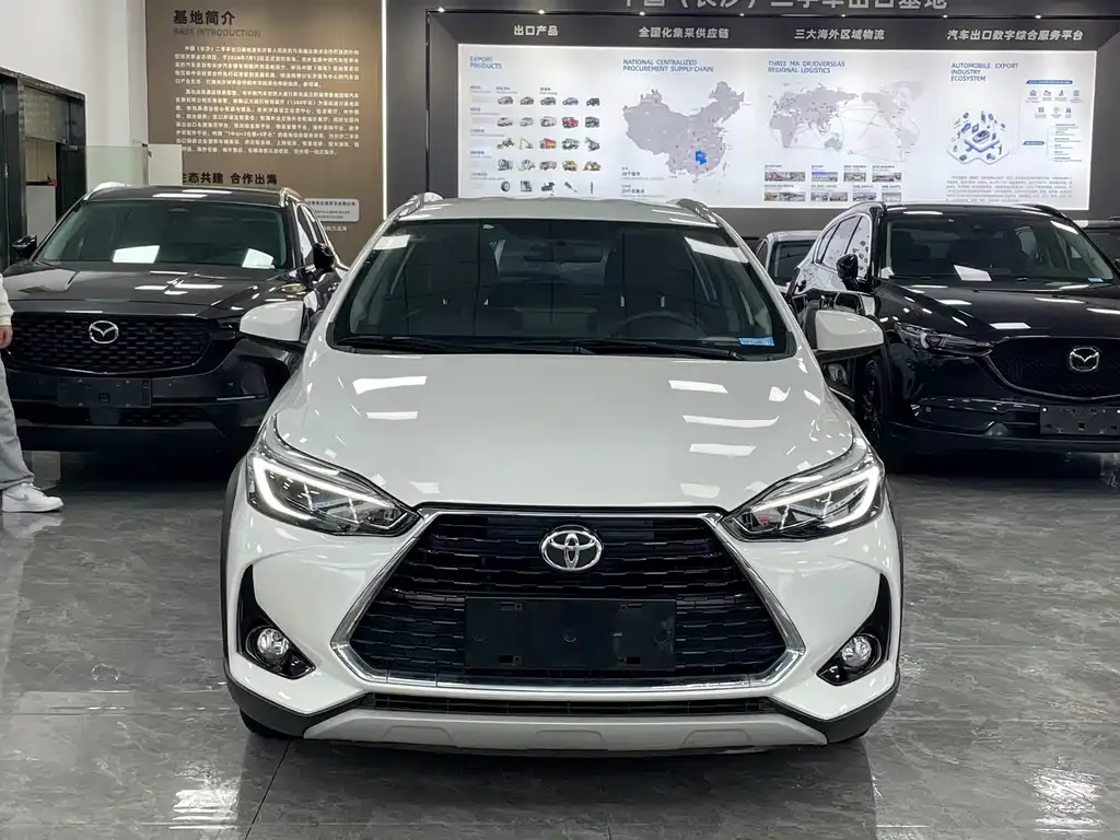 Toyota Yaris L — фото 7