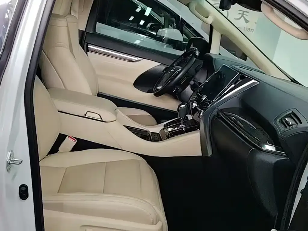 Toyota Alphard — фото 7