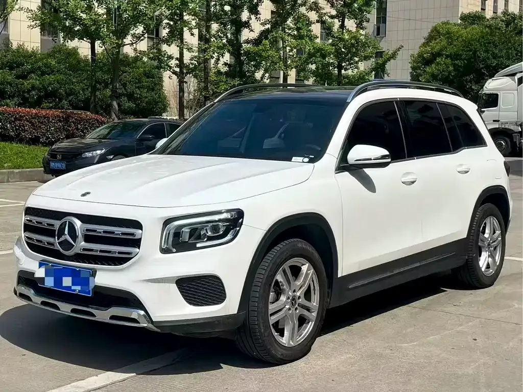 Mercedes-Benz GLB — фото 1