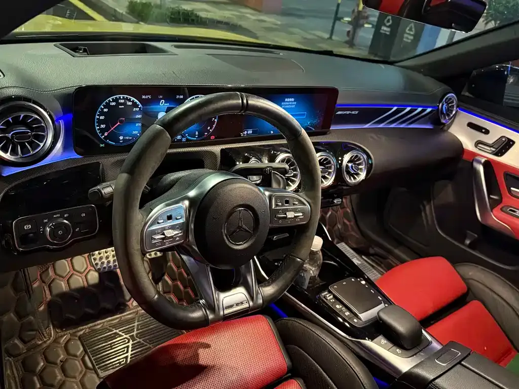 Mercedes-Benz CLA AMG — фото 6