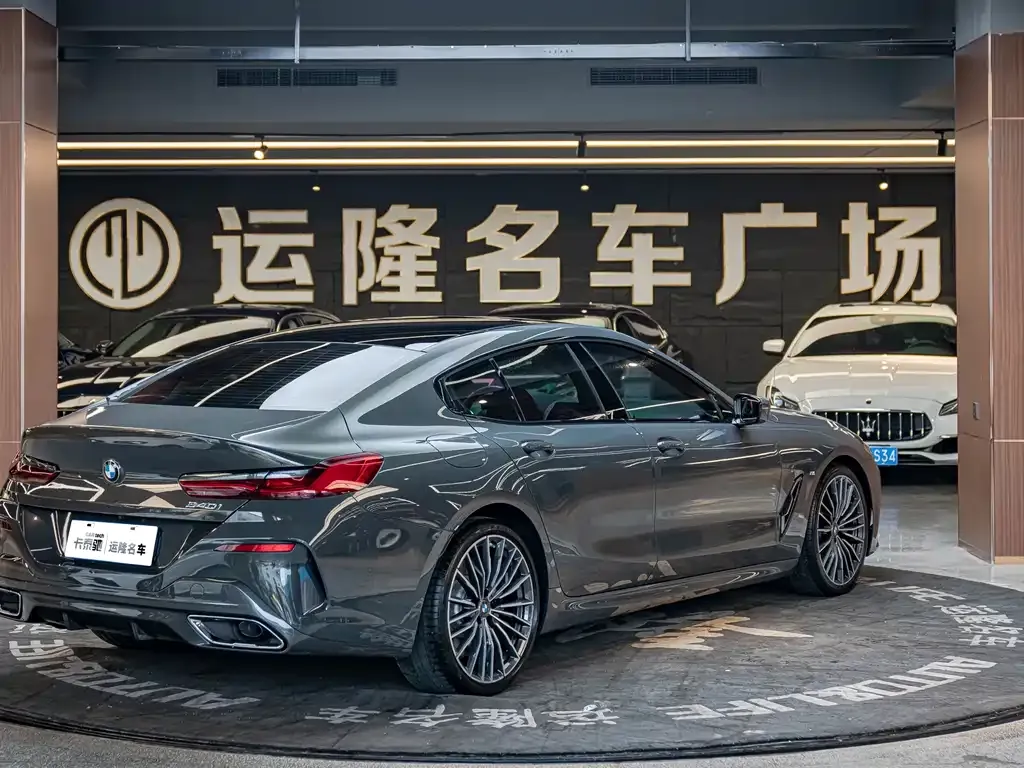 BMW 8 Series — фото 9