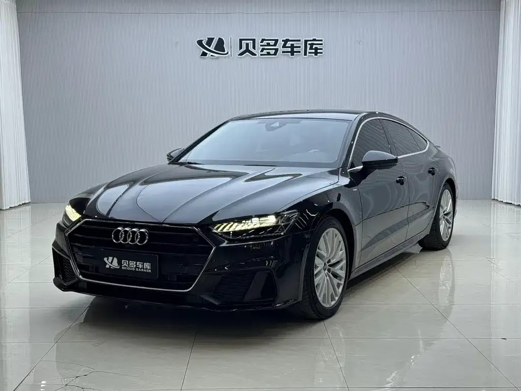 Audi A7 — фото 1