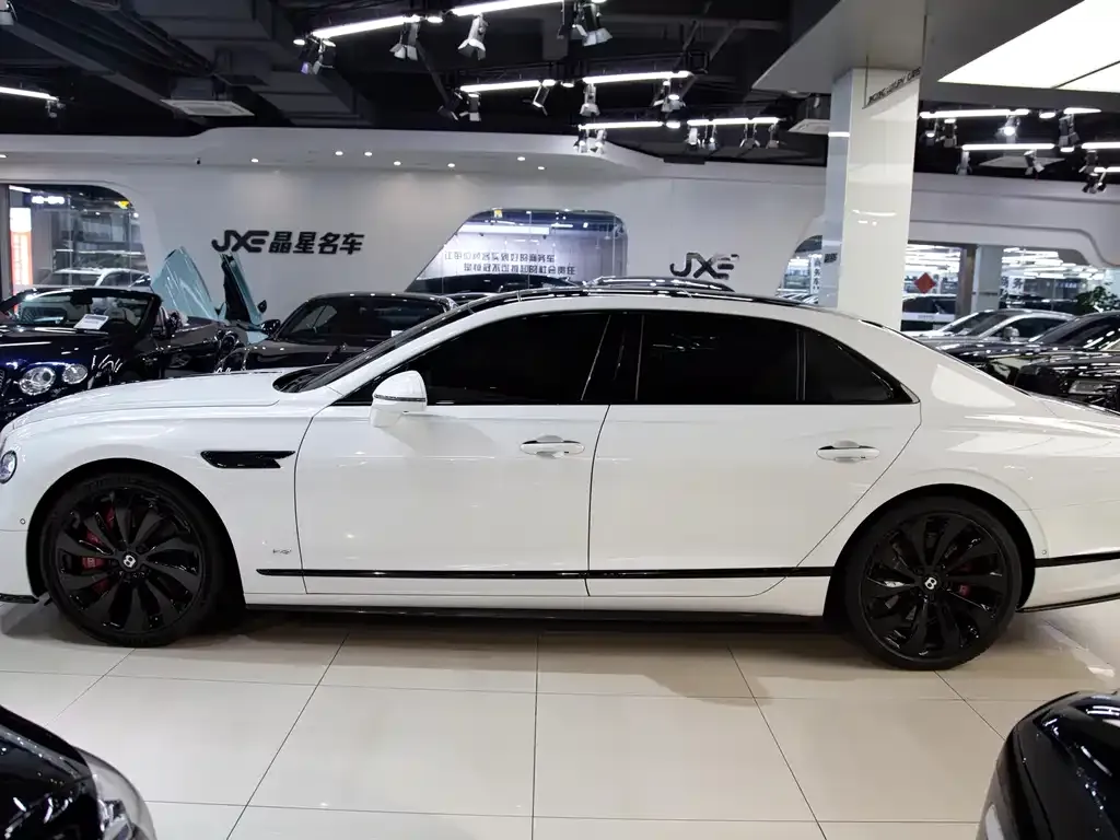 Bentley Flying Spur — фото 2