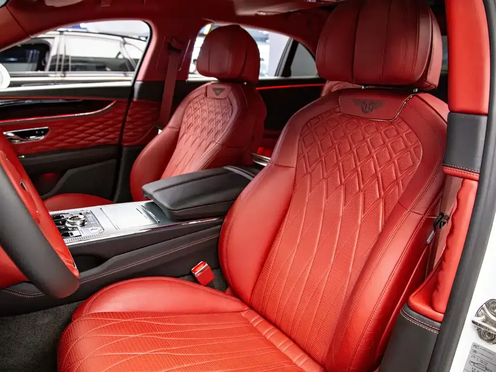 Bentley Flying Spur — фото 3