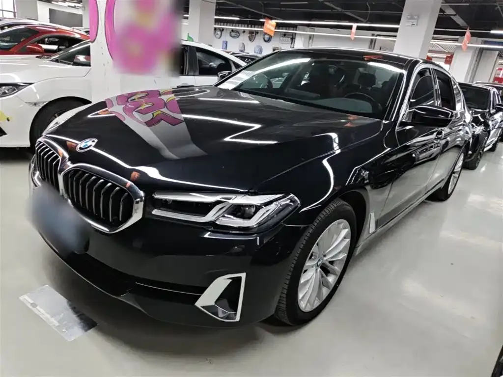 BMW 5 Series — фото 1