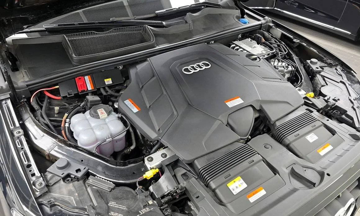 Audi Q7 — фото 10