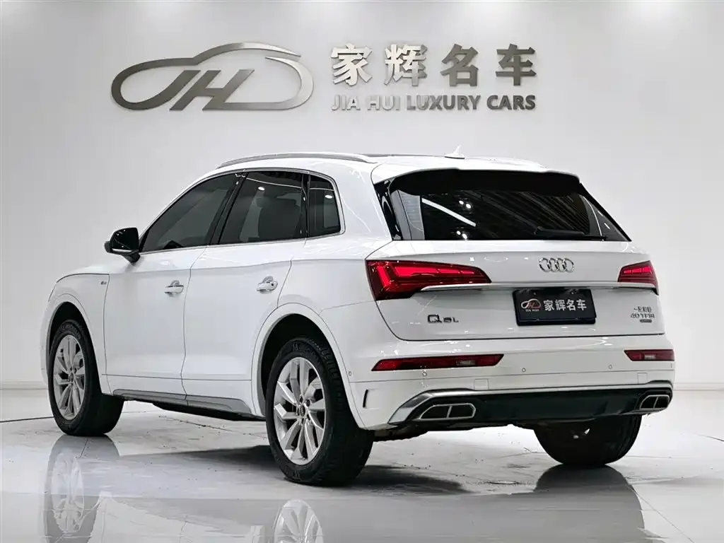Audi Q5L — фото 6