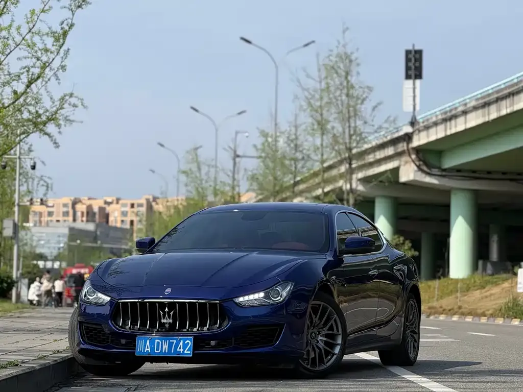 Maserati Ghibli — фото 1