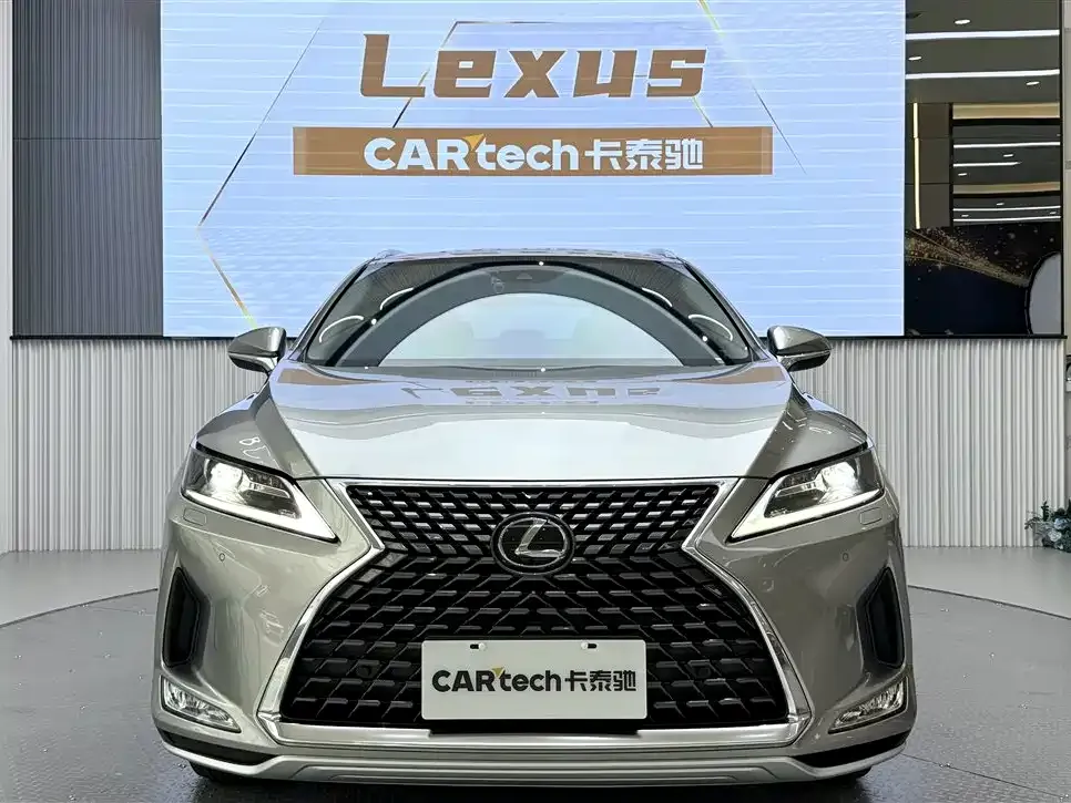 Lexus RX — фото 1