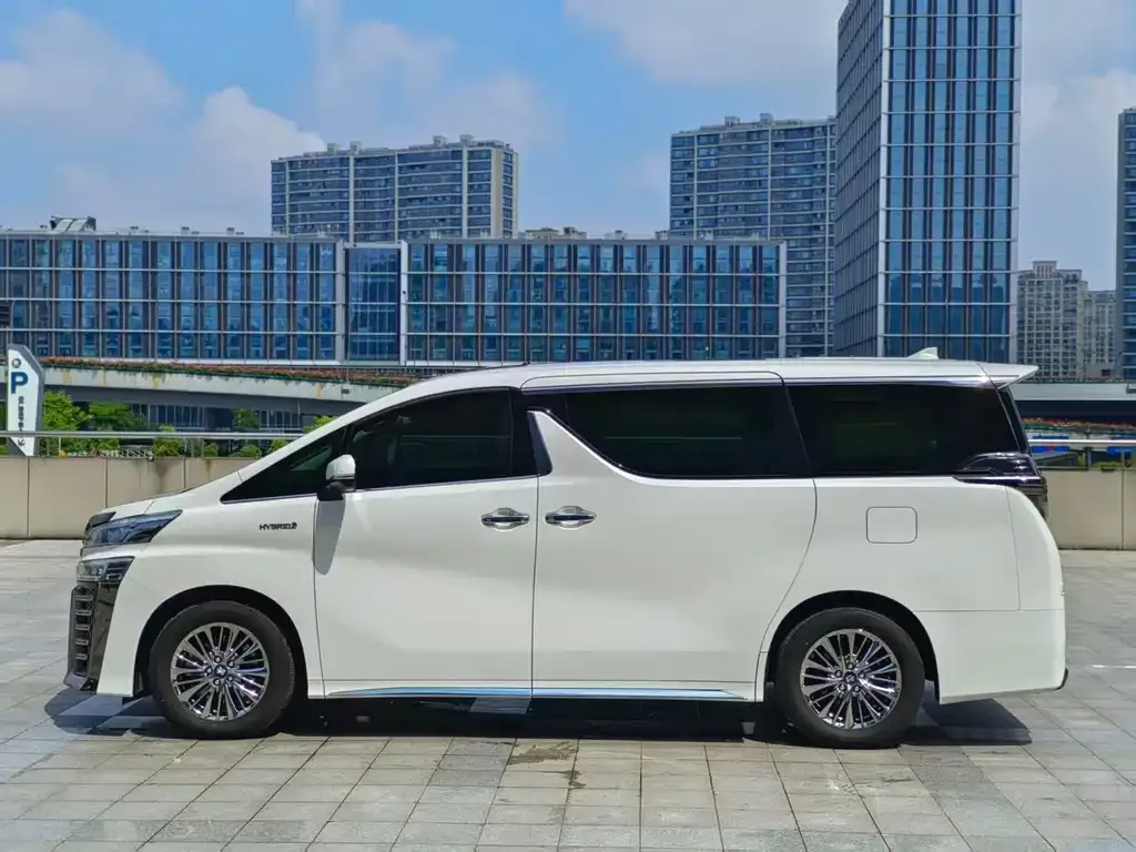 Toyota Vellfire — фото 9