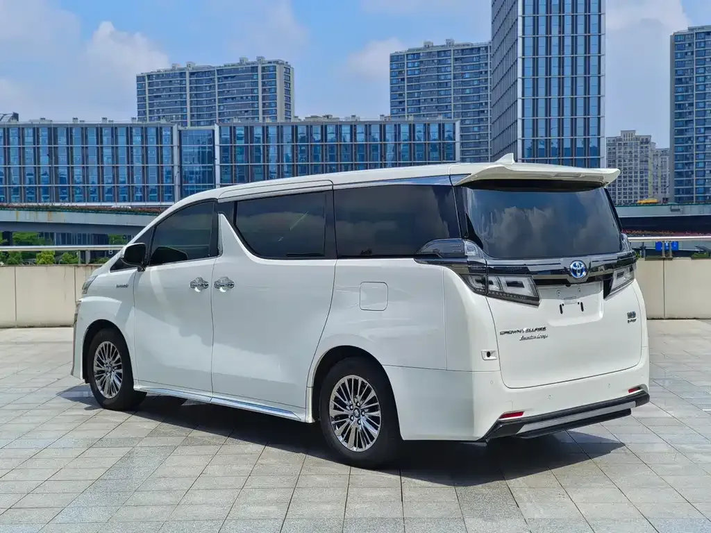 Toyota Vellfire — фото 3