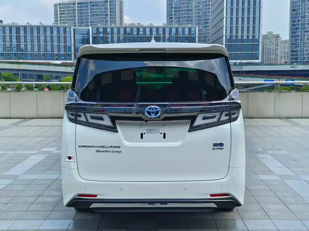 Toyota Vellfire — фото 6
