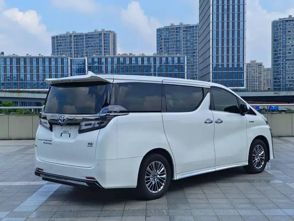 Toyota Vellfire — фото 8