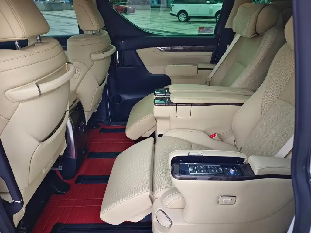 Toyota Vellfire — фото 4