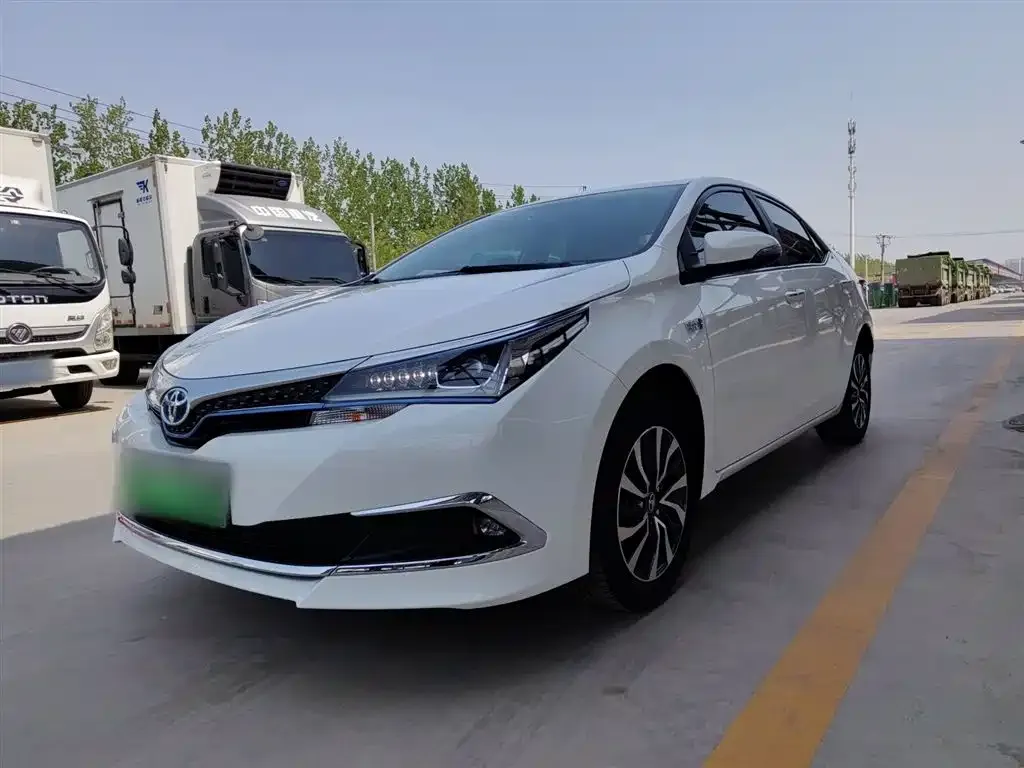 Toyota Corolla Hybrid — фото 1