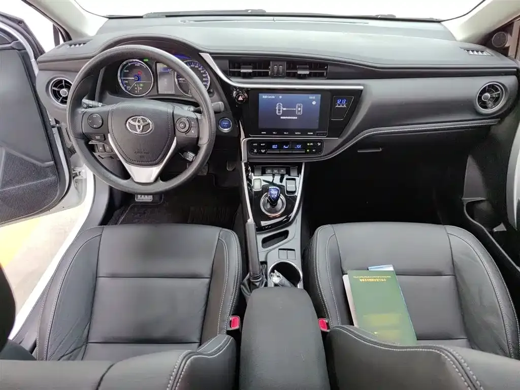 Toyota Corolla Hybrid — фото 8