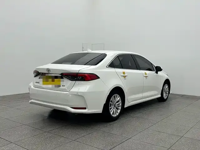 Toyota Allion — фото 4