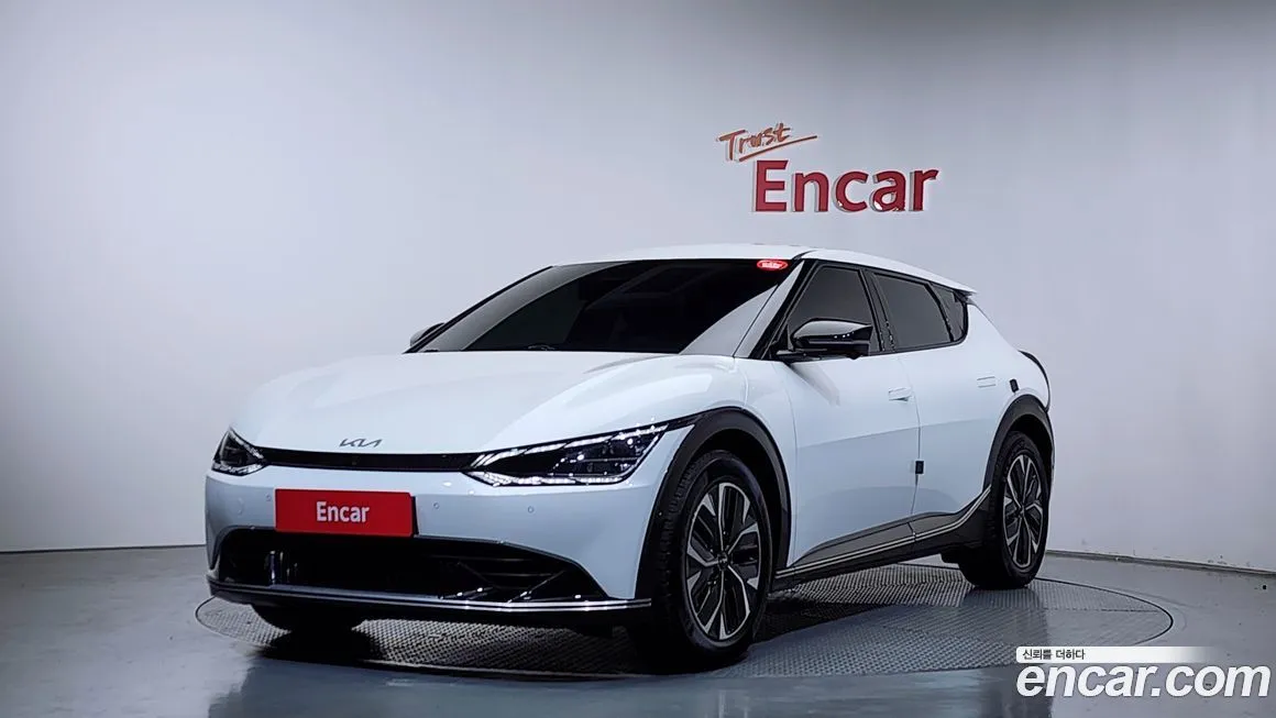 Kia EV6 — фото 1