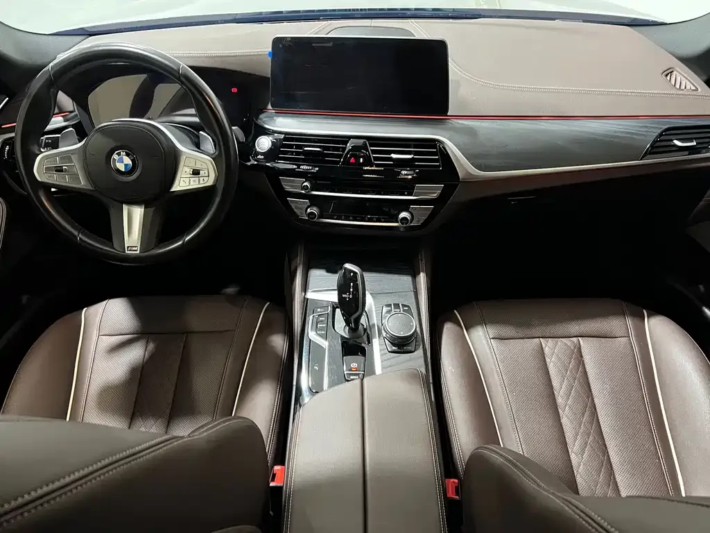 BMW 5 Series — фото 8