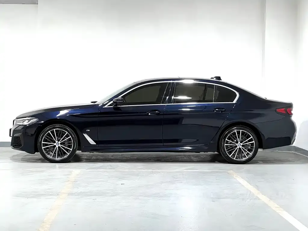 BMW 5 Series — фото 5