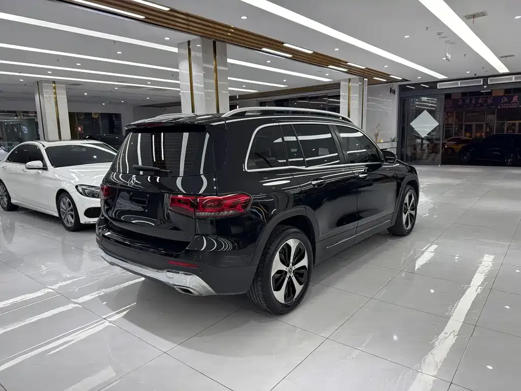 Mercedes-Benz GLB — фото 6