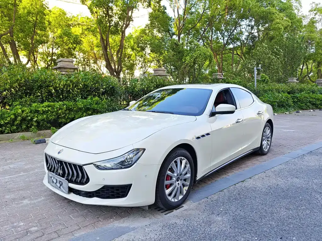 Maserati Ghibli — фото 1