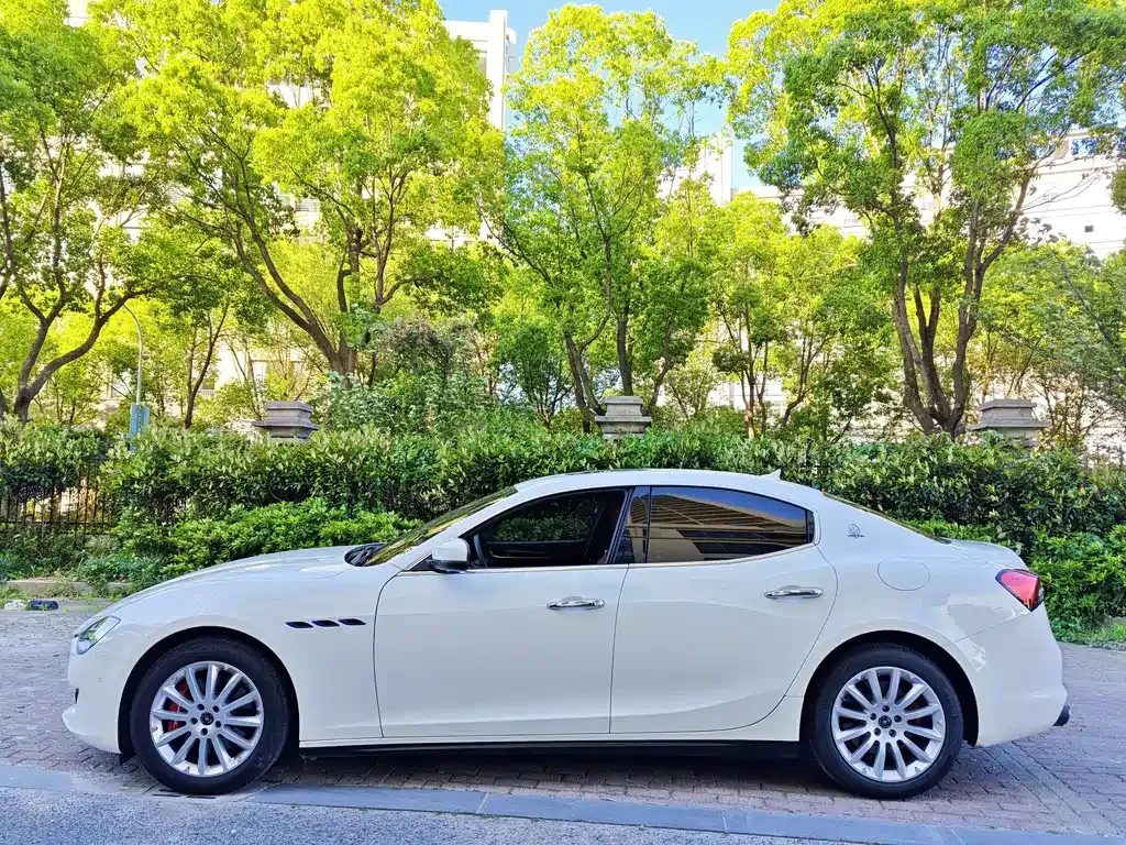 Maserati Ghibli — фото 10