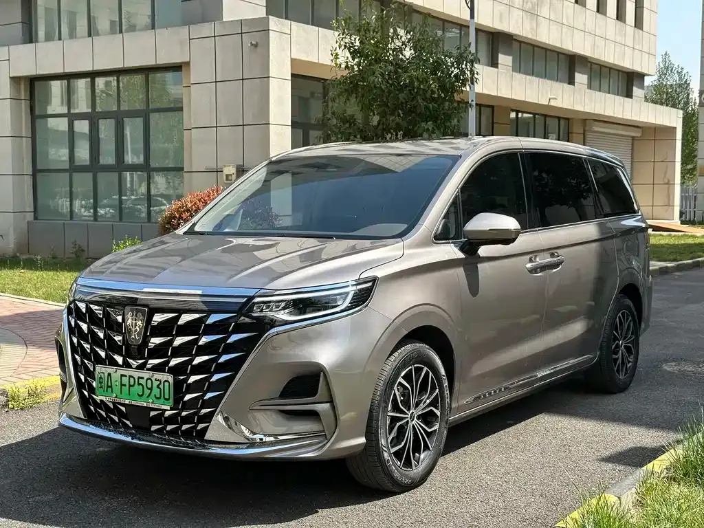 Roewe iMAX8 New Energy — фото 1
