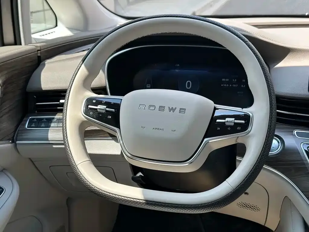 Roewe iMAX8 New Energy — фото 3