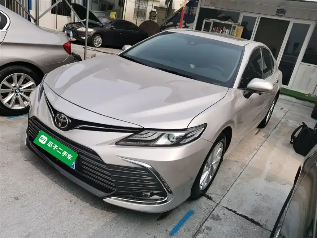 Toyota Camry — фото 7