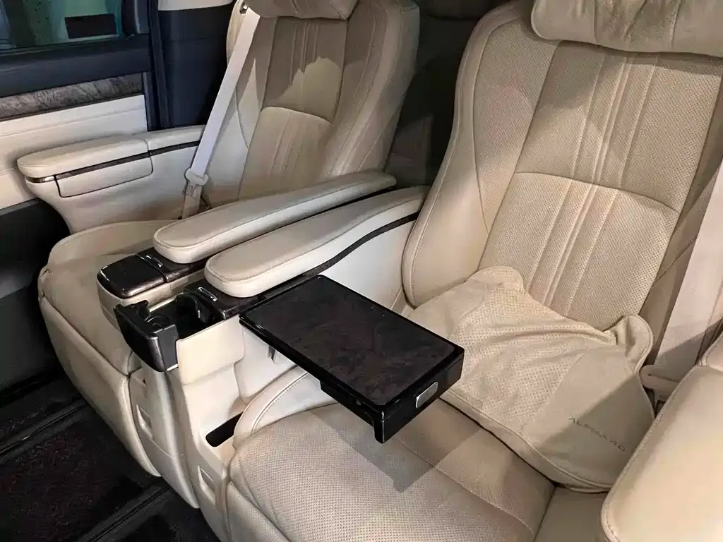 Toyota Alphard — фото 3
