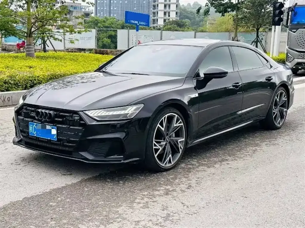 Audi A7L — фото 1