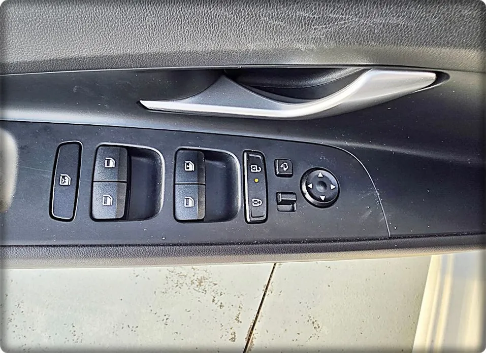 Hyundai AVANTE — фото 2