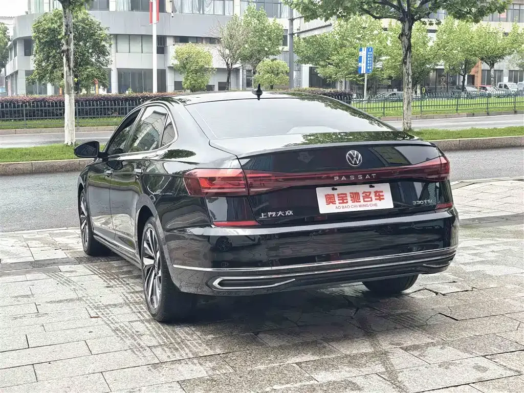Volkswagen Passat — фото 8