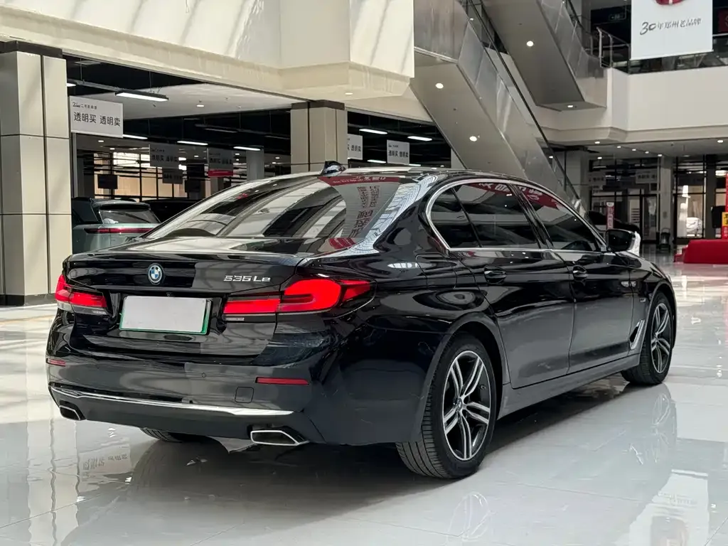 BMW 5 Series New Energy — фото 5