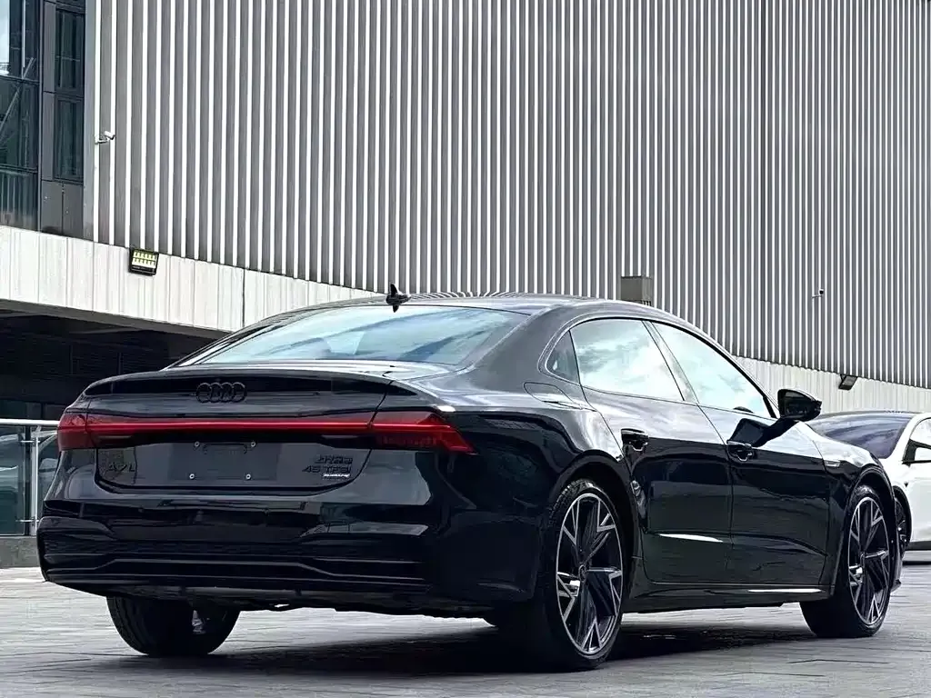 Audi A7L — фото 7