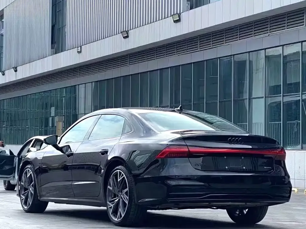 Audi A7L — фото 3