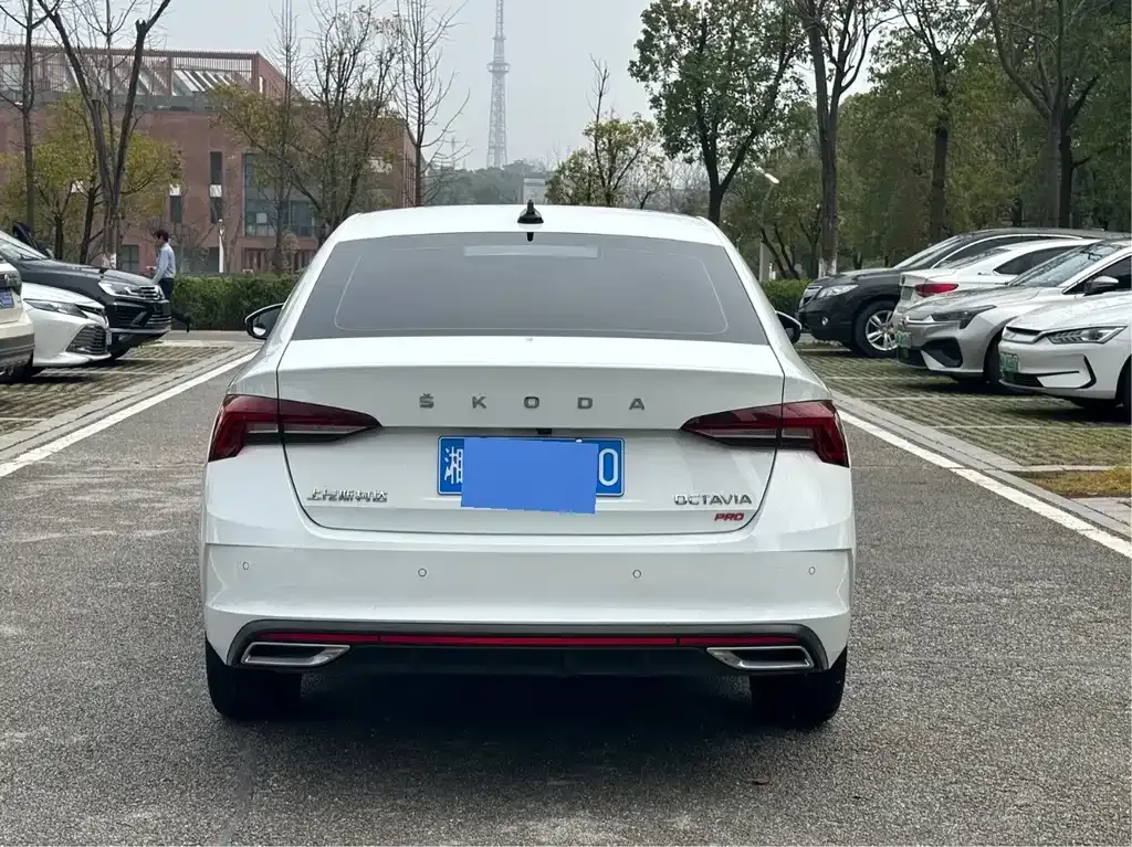 Skoda Octavia — фото 8