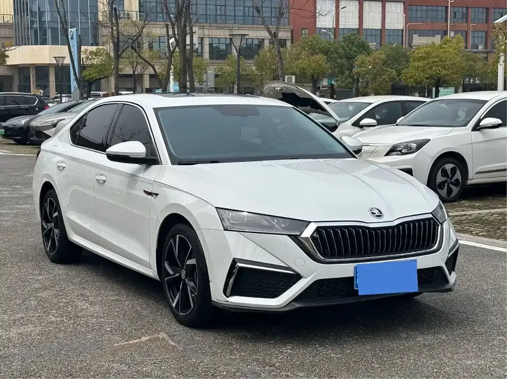 Skoda Octavia — фото 10