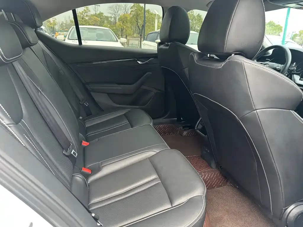 Skoda Octavia — фото 5