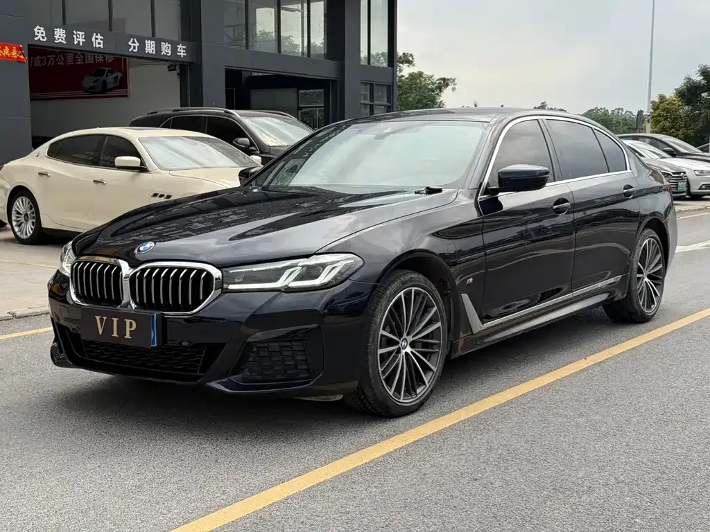 BMW 5 Series — фото 1