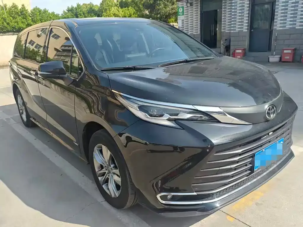 Toyota Sienna — фото 4